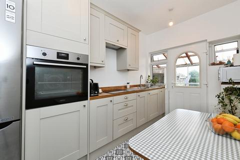 2 bedroom semi-detached bungalow for sale, Helena Road, Rayleigh