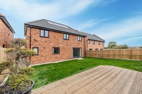 5 bedroom detached house for sale, Hall Chase, Newcastle Upon Tyne NE5