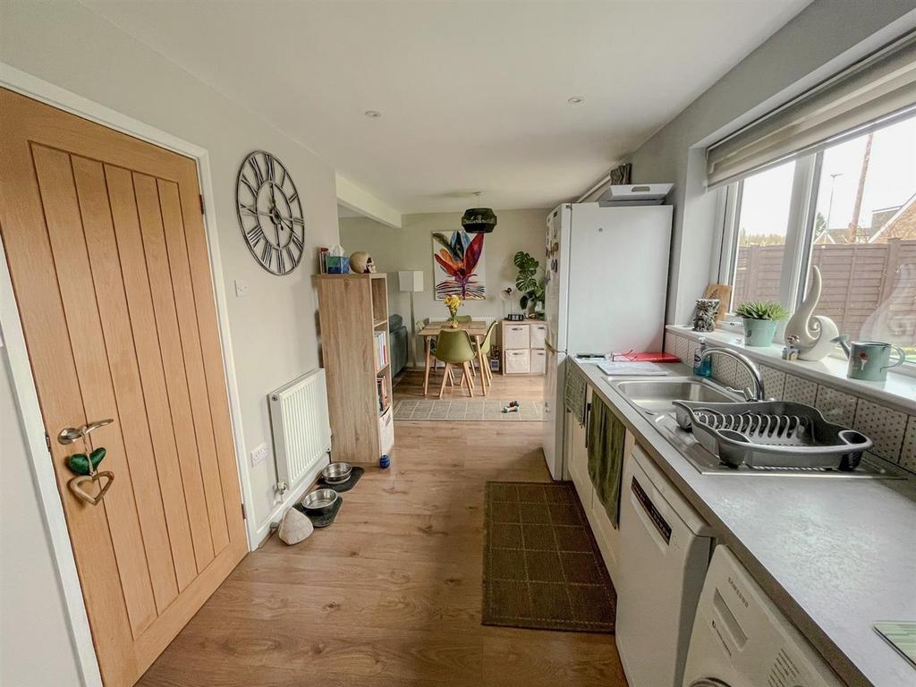 Kitchen diner.jpg