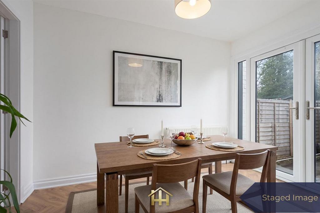32 Orchard-Staged-0004.jpg