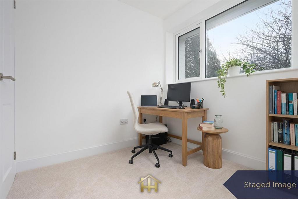 32 Orchard-Staged-0002.jpg