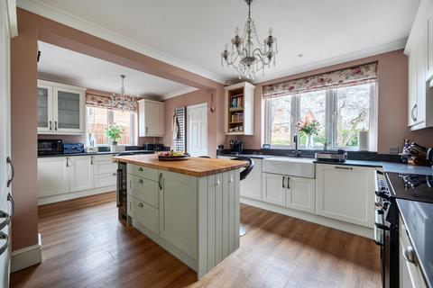 4 bedroom detached house for sale, The Square, Reading RG7