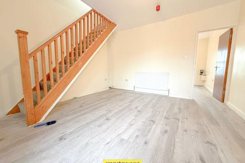 2 bedroom flat to rent, Leagrave Road Luton LU3 1JD