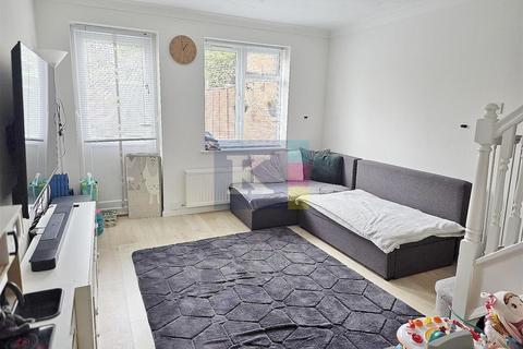 1 bedroom terraced house for sale, Yeading