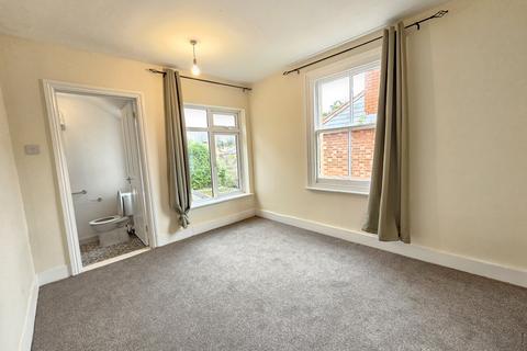 1 bedroom ground floor flat to rent, Queens Road, Ascot SL5