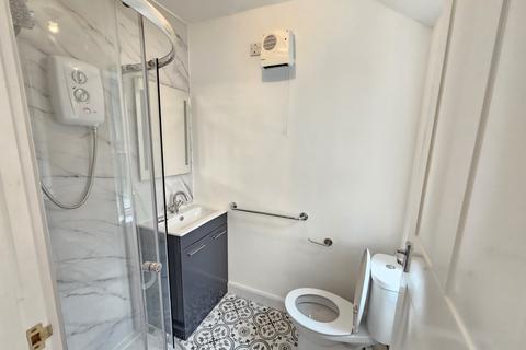 1 bedroom ground floor flat to rent, Queens Road, Ascot SL5