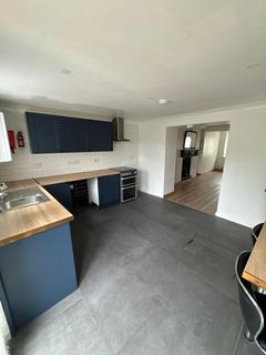 3 bedroom property to rent, Godre'r Coed Road, Cefn Coed, CF48