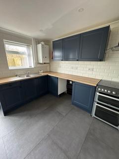 3 bedroom property to rent, Godre'r Coed Road, Cefn Coed, CF48