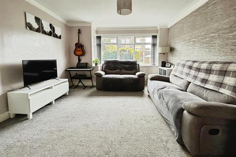 3 bedroom semi-detached house for sale, Robin Close, Bradford BD2