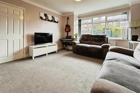 3 bedroom semi-detached house for sale, Robin Close, Bradford BD2