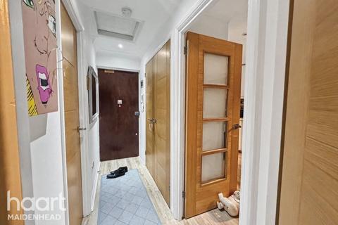 1 bedroom apartment for sale, Old Bath Road, SLOUGH