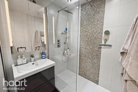 1 bedroom apartment for sale, Old Bath Road, SLOUGH