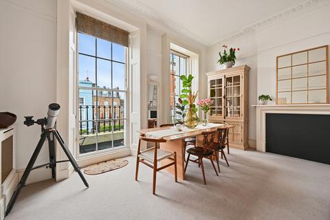 2 bedroom flat to rent, London NW8