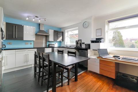 4 bedroom end of terrace house for sale, Ravenswood Gardens, Southsea