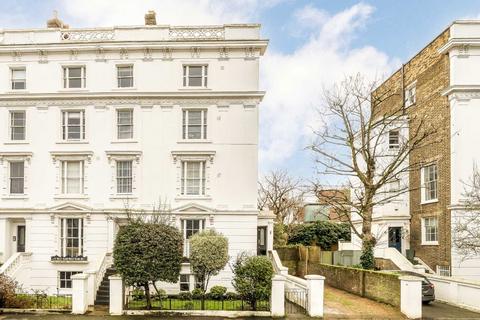 2 bedroom flat for sale, Grafton Square, London SW4