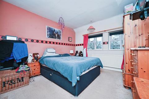 3 bedroom end of terrace house for sale, Stilton Path, Borehamwood
