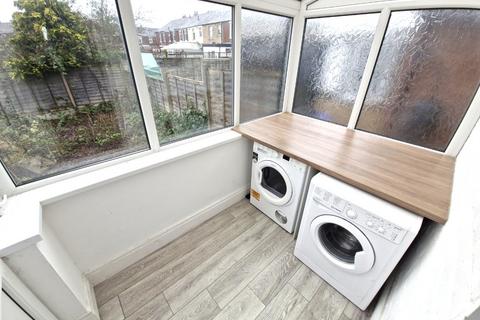 4 bedroom detached house to rent, Harcourt Road, Blackpool, FY4