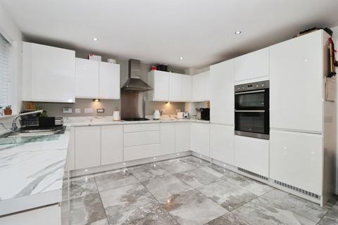 4 bedroom detached house for sale, Rodford Ride, Yate, Bristol