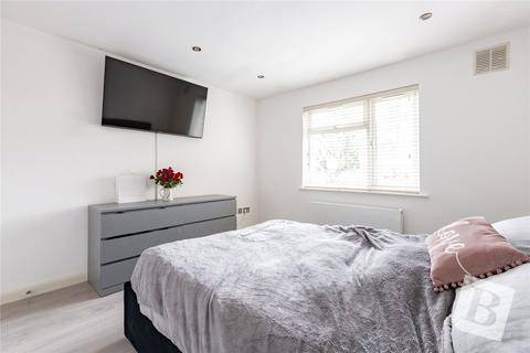 2 bedroom maisonette for sale, Heath Park Court, Gidea Park, RM2