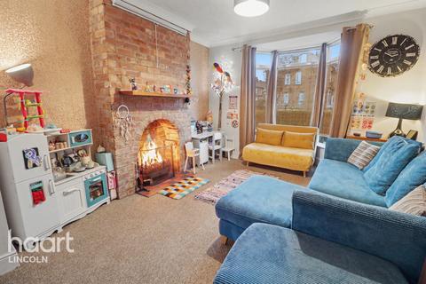 3 bedroom terraced house for sale, Sincil Bank, Lincoln