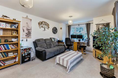 undefined, Timms Close, Horsham