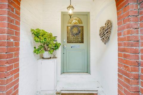 undefined, Langley Avenue, Surbiton KT6