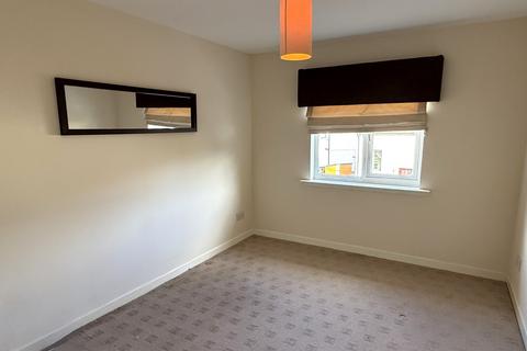2 bedroom flat to rent, Park Crescent, Westquarter, FK2