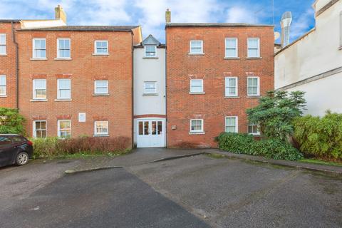 Pine Street, Aylesbury