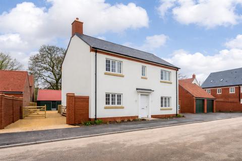 4 bedroom detached house for sale, Hoe Lane, North Baddesley, Southampton