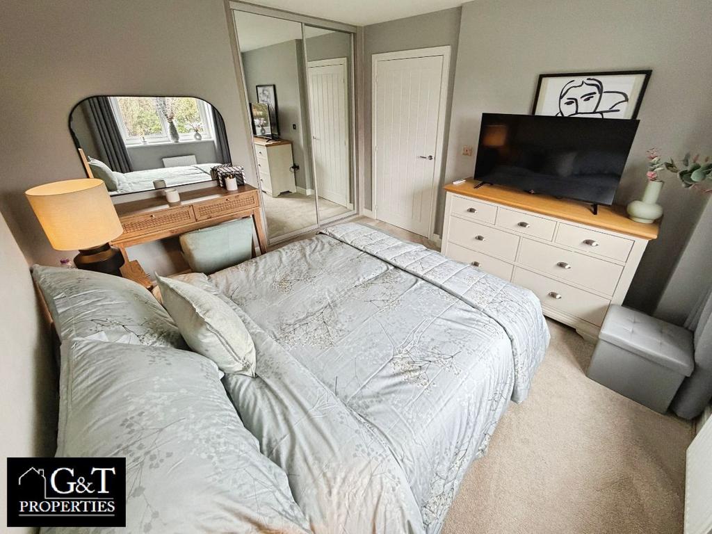Second bedroom