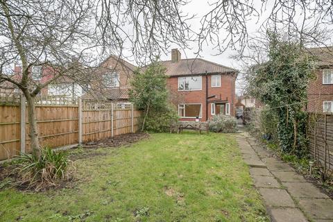 2 bedroom semi-detached house to rent, Howsman Road