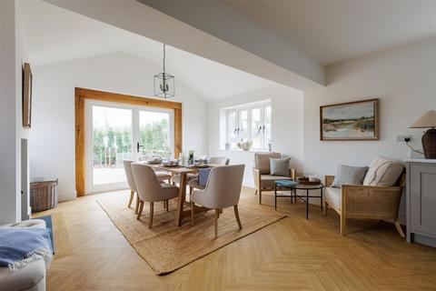 undefined, Chilworth, Guildford