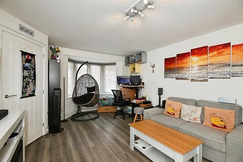 3 bedroom semi-detached house for sale, Pearwood Road, Allington, Maidstone