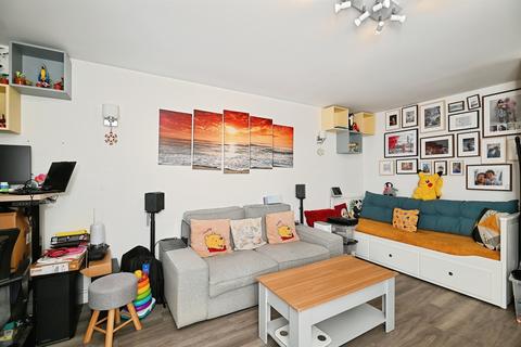3 bedroom semi-detached house for sale, Pearwood Road, Allington, Maidstone