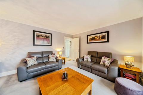 5 bedroom detached house for sale, Bridge Walk, Deanshanger, MILTON KEYNES