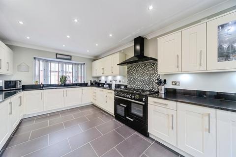 5 bedroom detached house for sale, Bridge Walk, Deanshanger, MILTON KEYNES
