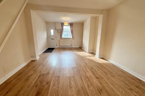 2 bedroom terraced house to rent, Caldecote Street, Newport Pagnell MK16