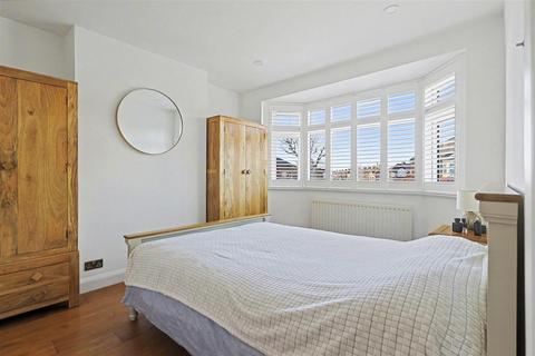 4 bedroom terraced house for sale, Lynmouth Avenue, Enfield