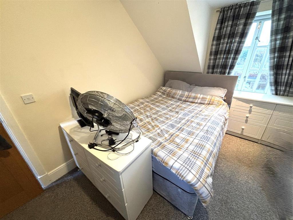 BEDROOM 1.jpeg