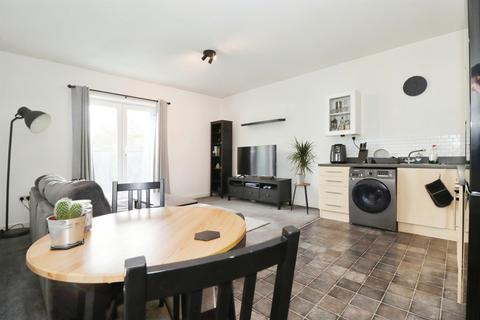 2 bedroom flat for sale, Whistle Road, Mangotsfield, BRISTOL