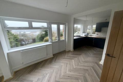 3 bedroom detached house for sale, Brynglas Road, Llanbadarn Fawr SY23