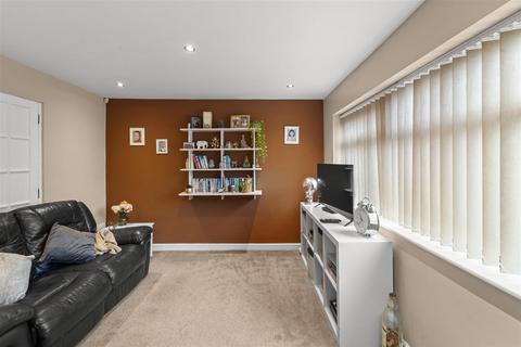 3 bedroom semi-detached house for sale, Brixham Drive, Sale