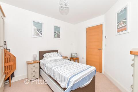 2 bedroom ground floor flat for sale, Hazelhurst, Freshwater PO40