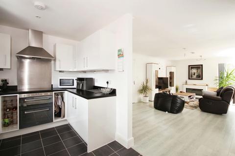 2 bedroom apartment for sale, Kingfisher Close, Warwick