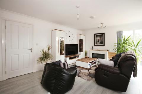 2 bedroom apartment for sale, Kingfisher Close, Warwick