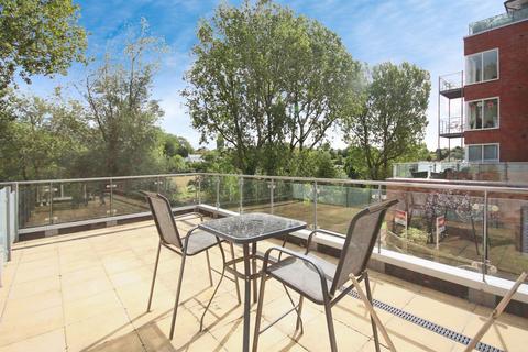 2 bedroom apartment for sale, Kingfisher Close, Warwick