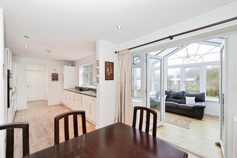 4 bedroom detached house for sale, Park Avenue, Bushey
