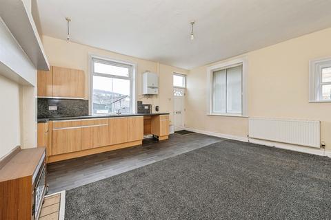 3 bedroom end of terrace house for sale, Grange Road, Soothill, Batley