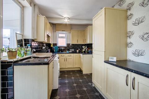 3 bedroom semi-detached house for sale, Harthill Avenue, Gildersome, Leeds