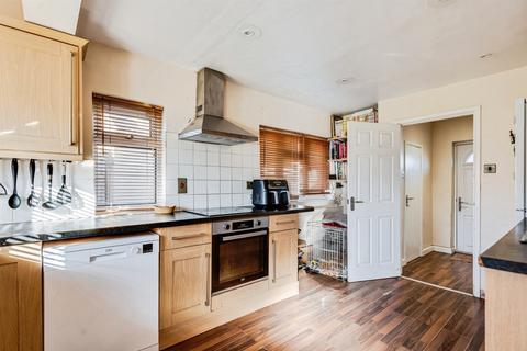 undefined, Fox Close, Bampton
